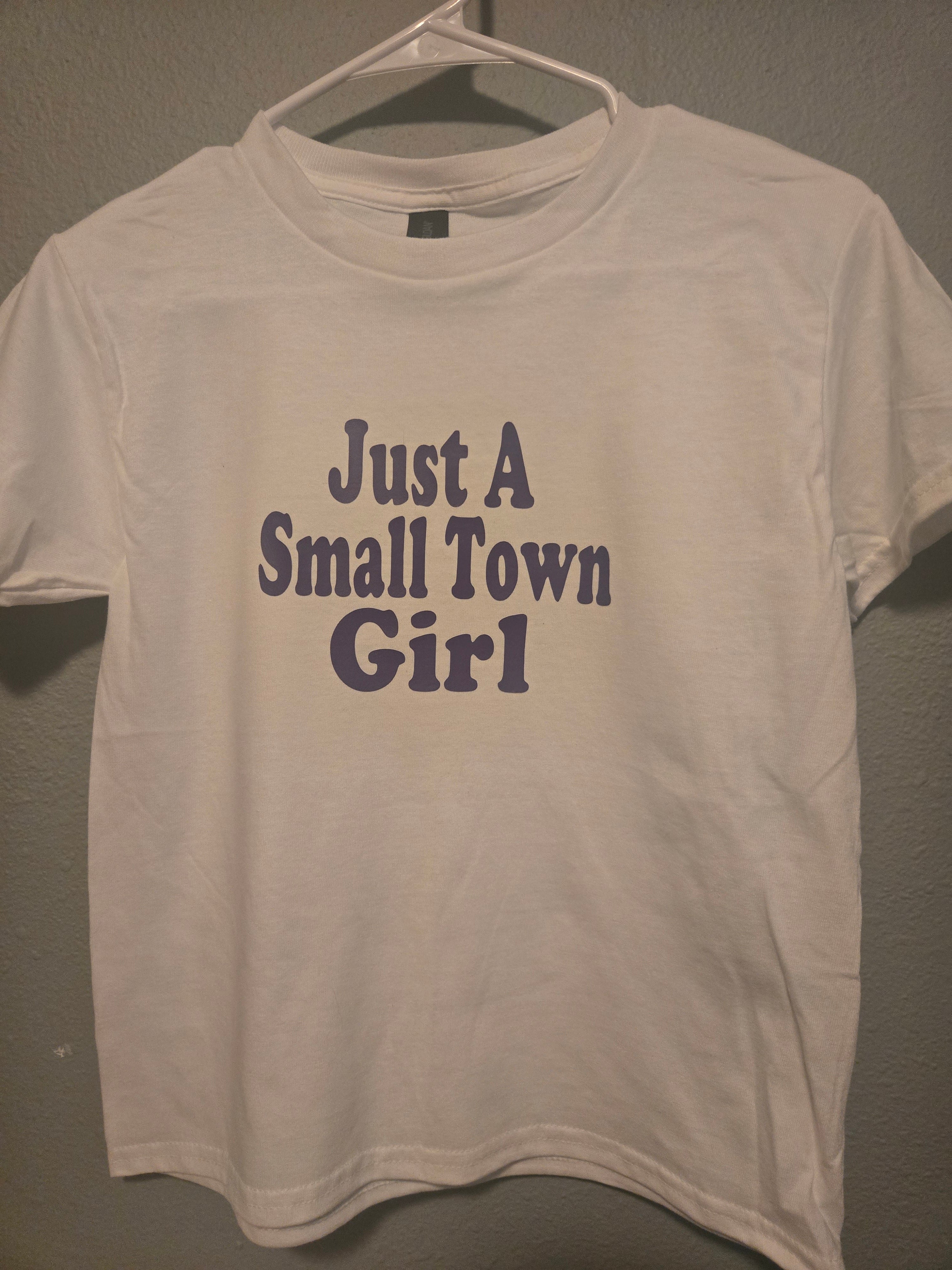 Youth Size S Gildan T-Shirt